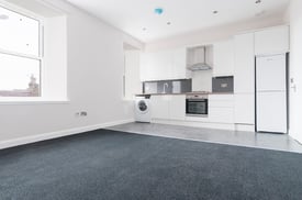 Fantastic, 2 bedroom, unfurnished flat in Gilmerton - available May