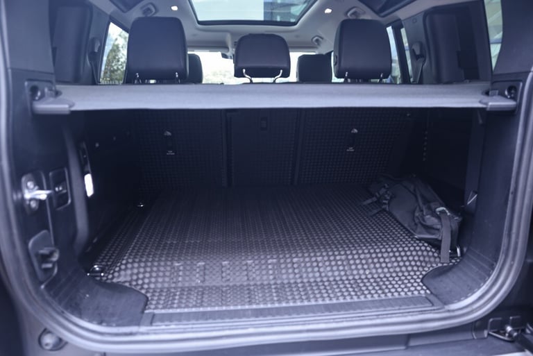 2024 Land Rover Defender 110 2.0 P400e 15.4kWh XS Edition SUV 5dr Petrol Plug-in Hybrid Auto 4WD ...