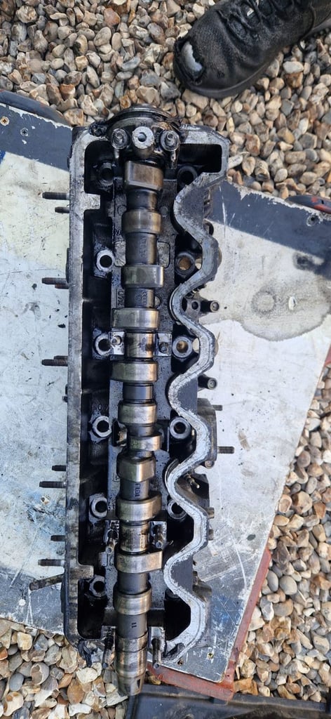 VW Volvo 2.5 Diesel Engine Cylinder Head And Valves ACV 0741033736