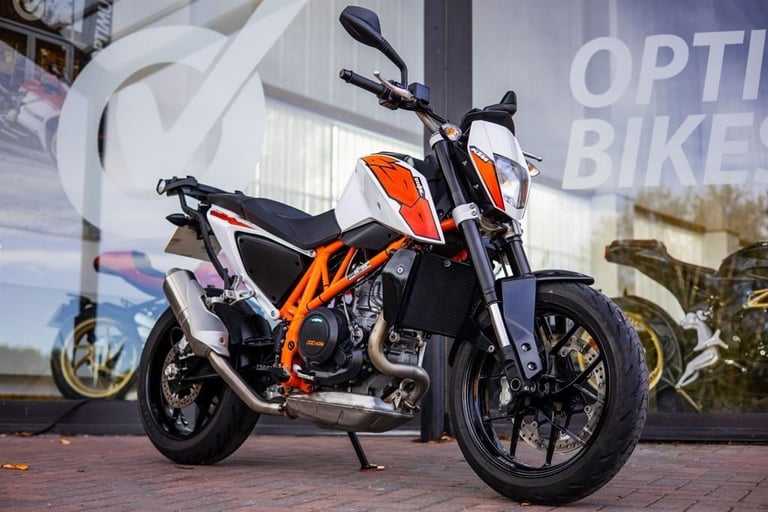 KTM 690 Duke EXTRAS ! JUST HAD VALVE SERVICE