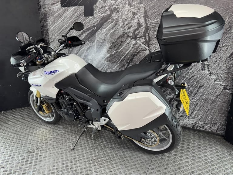 TRIUMPH TIGER 1050 2011
