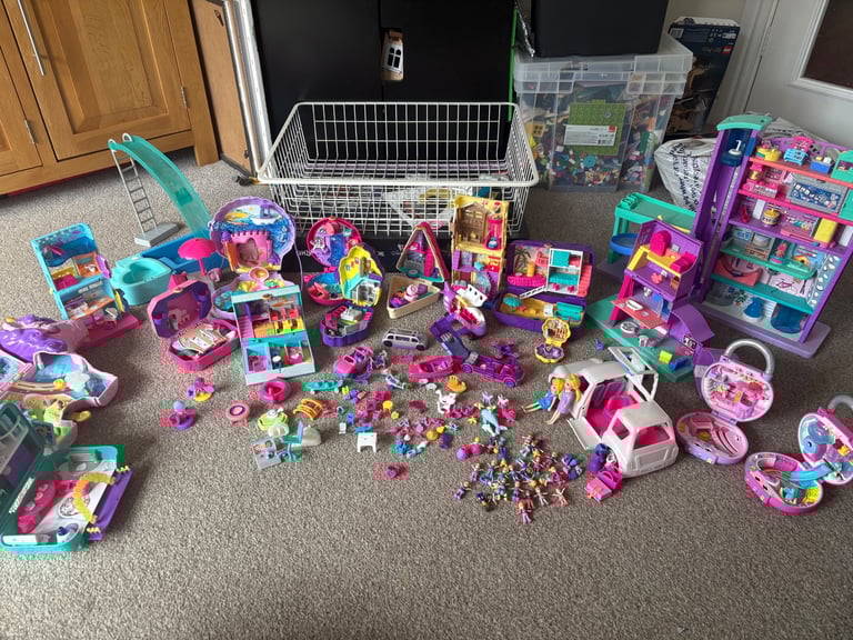 image for Polly pocket bundle 