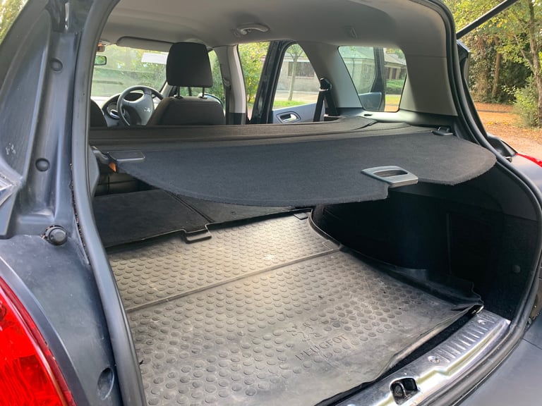 Peugeot, 308, Estate, 2012, Manual, 1560 (cc), 5 doors