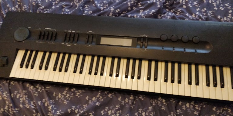 image for Alesis quadrasynth 76 note keyboard
