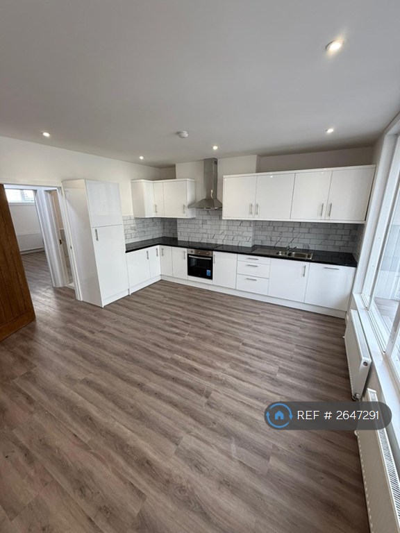 1 bedroom flat in Glumangate, Chesterfield, S40 (1 bed) (#2647291)