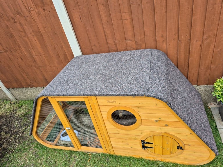 ​Pair of Adorable 14-Week-Old Rabbits with Luxury Hatched® Noah's Ark Hutch - Full Set-Up!