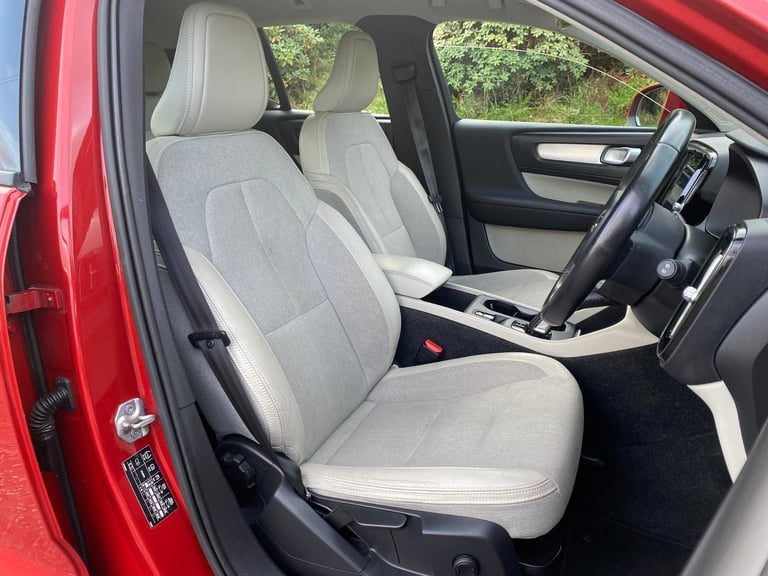 2018 Volvo XC40 2.0 D3 Momentum SUV 5dr Diesel Auto Euro 6 150BHP