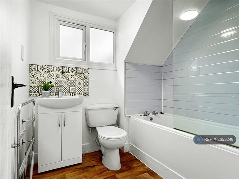 2 bedroom flat in Stretten Avenue, Cambridge, CB4 (2 bed) (#2653249)