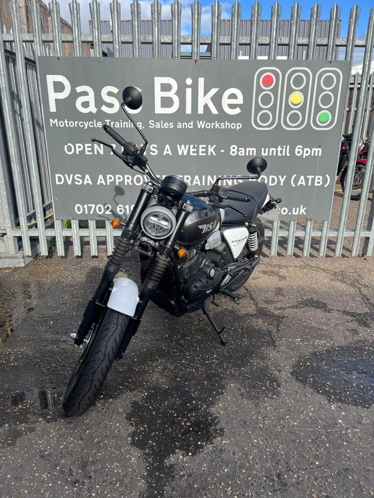 BSA Bantam 350cc Classic Style Motorcycle Avalon Grey Ex-Demo 204 Miles 2025