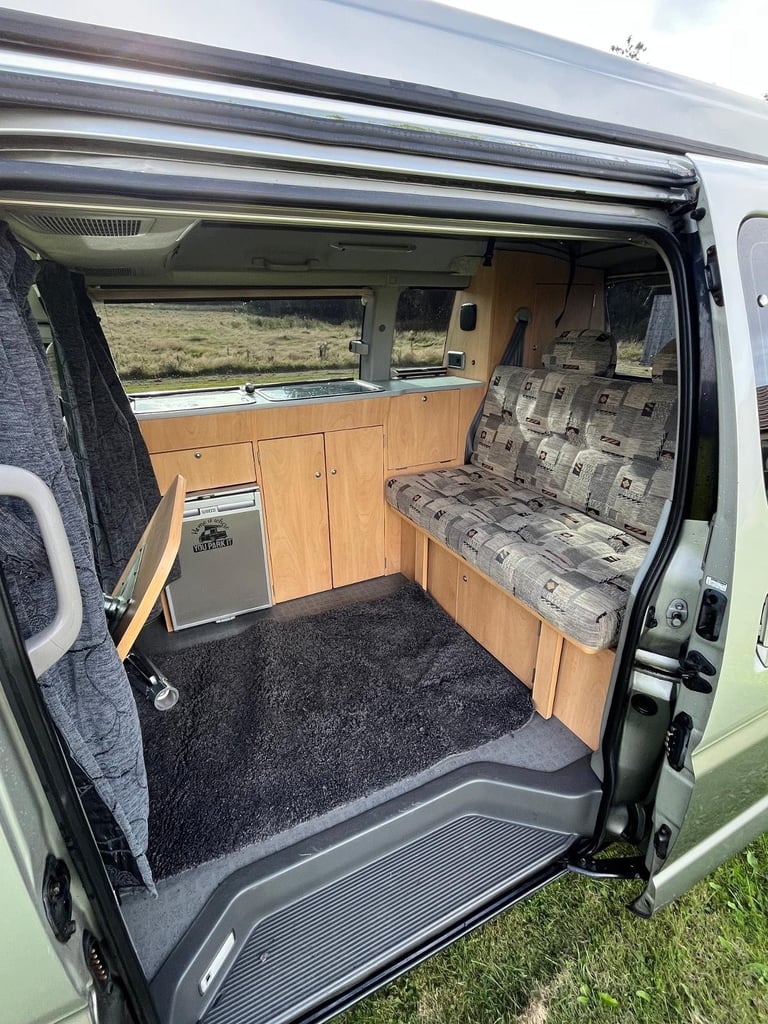 Toyota Hi-ace regius 