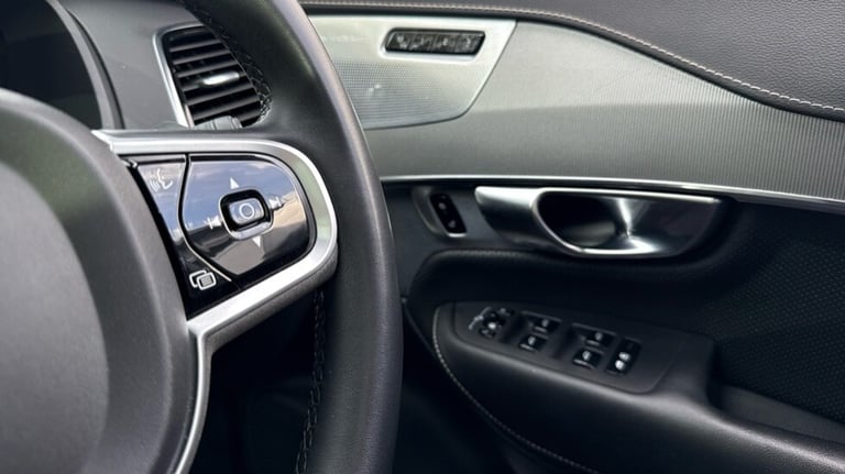 2021 Volvo XC90 Recharge R-Design Pro, T8 AWD plug-in hybrid, 7 Seats Estate Petrol Parallel PHEV...