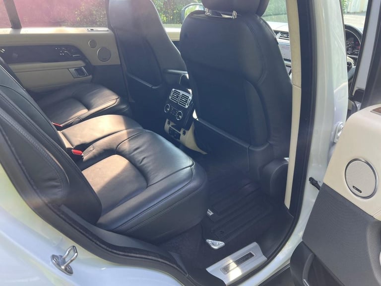 August 2018 Land Rover Range Rover 3.0 SD V6 Autobiography (275) Automatic SUV