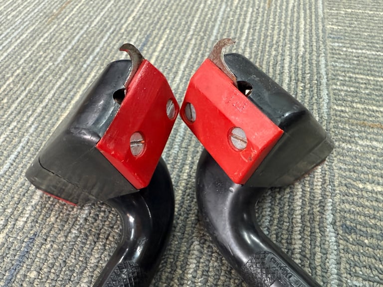 Pair carpet vinyl cutters 