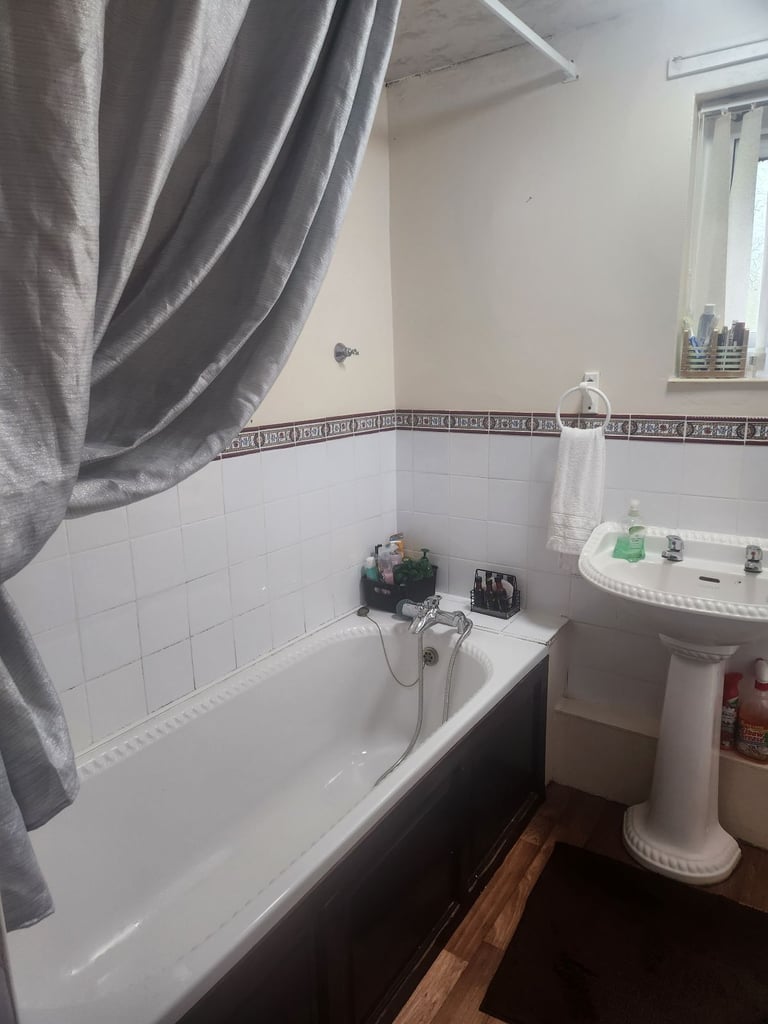 Double room to rent for 2 boys 
