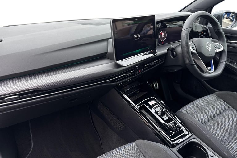 2025 Volkswagen Golf 1.5 TSI 272 GTE eHybrid 5dr DSG **PAN ROOF, HEADS UP** Hatchback PETROL/ELEC...