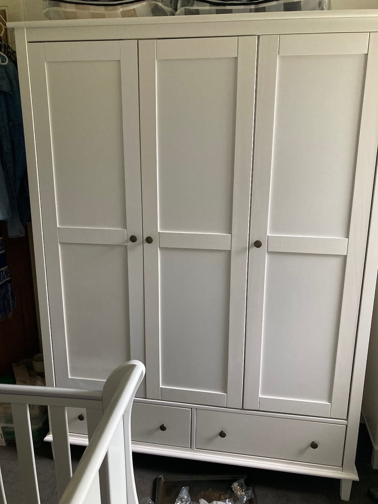 White Wooden 3 Door Triple Wardrobe With Drawers 