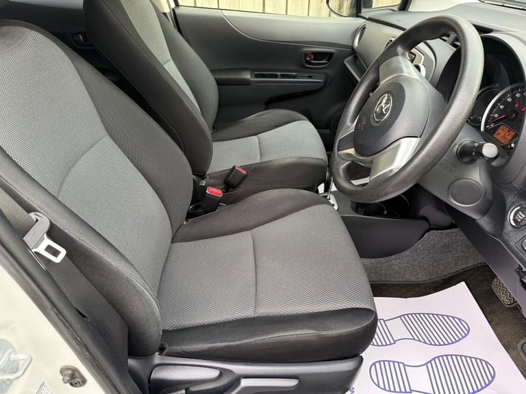 TOYOTA YARIS Active Auto ULEZ Low Milage
