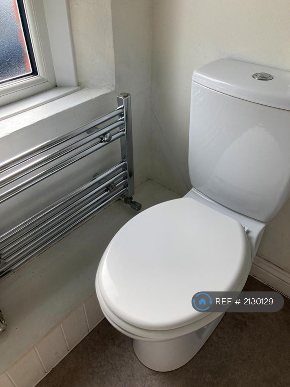 5 bedroom house in Shelbourne Road, Bournemouth, BH8 (5 bed) (#2130129)