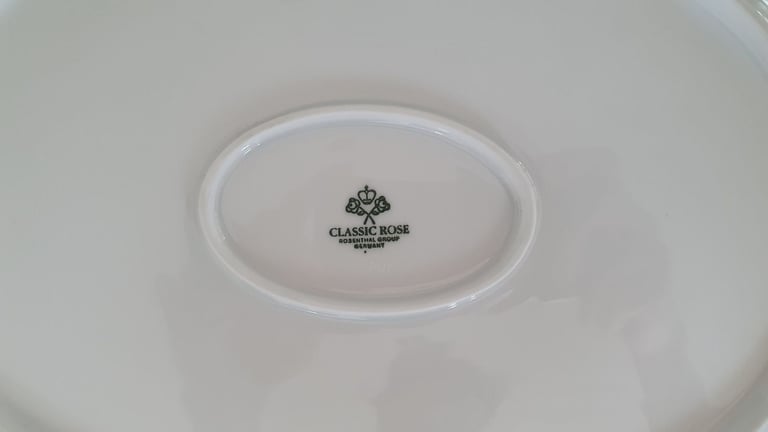 Dinner / Crockery Set - 16 piece (x3 plates chipped)