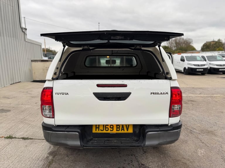 2019 Toyota Hilux Active D/Cab Pick Up 2.4 D-4D PICK UP DIESEL Manual