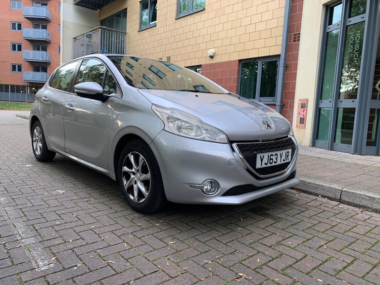 2013 Peugeot 208 1.2 VTi Active 5dr HATCHBACK PETROL Manual