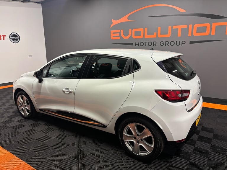 2015 Renault Clio 1.2 16V Dynamique MediaNav 5dr HATCHBACK Petrol Manual