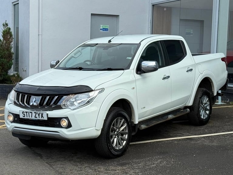 2017 Mitsubishi L200 2.4 DI-D DC Titan Pickup Double Cab 4dr Diesel Manual 4WD Euro 6 (178 ps) Di...
