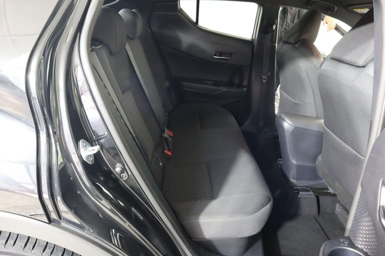 2022 Toyota C-HR 1.8 VVT-h Design CVT Euro 6 (s/s) 5dr HATCHBACK PETROL/ELECTRIC Automatic