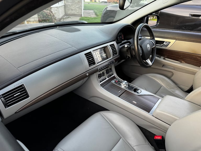 Jaguar, XF, Saloon, 2012, Other, 2993 (cc), 4 doors