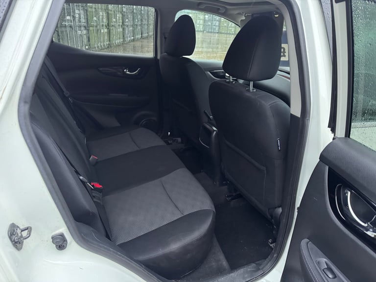 2015 Nissan Qashqai 1.2 DiG-T N-Tec+ 5dr HATCHBACK Petrol Manual