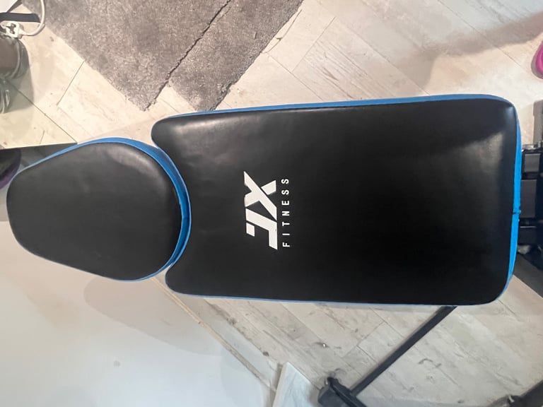  Fitness weights bench. Foldable. 