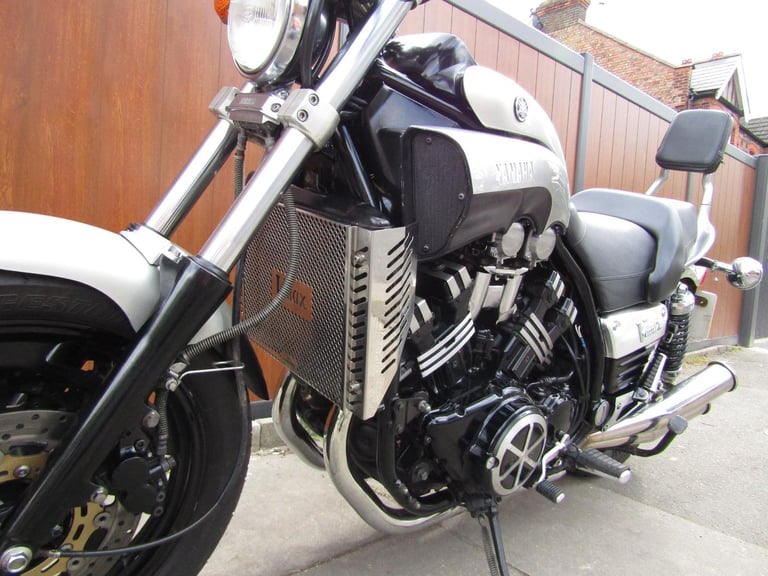YAMAHA VMAX 1200 * OLD SCHOOL GEM * 10600 MILES FROM NEW * ALL OLD MOT'S *1998 