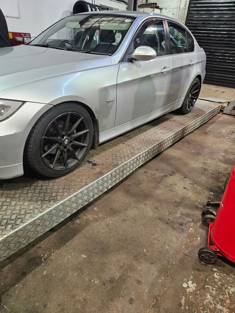 image for Bmw e90 325i. Lez/ulez compliant 