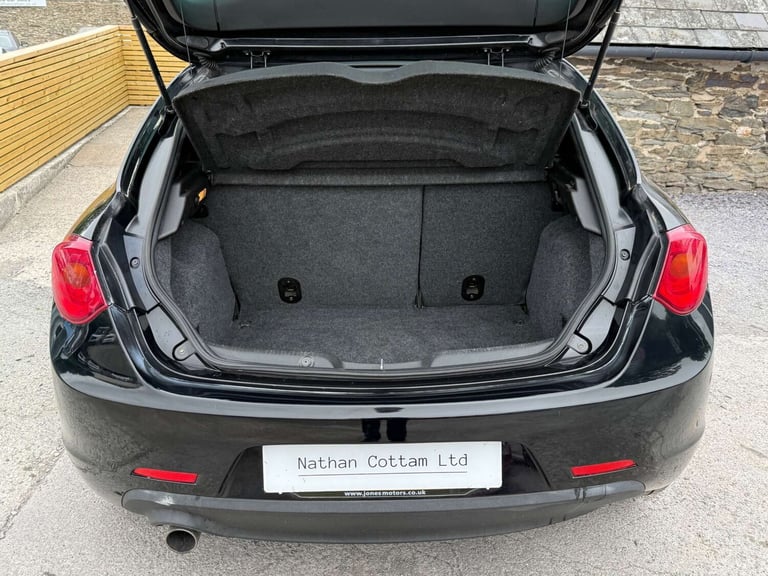 2012 Alfa Romeo Giulietta 1.6 JTDM-2 Veloce 5dr HATCHBACK DIESEL Manual