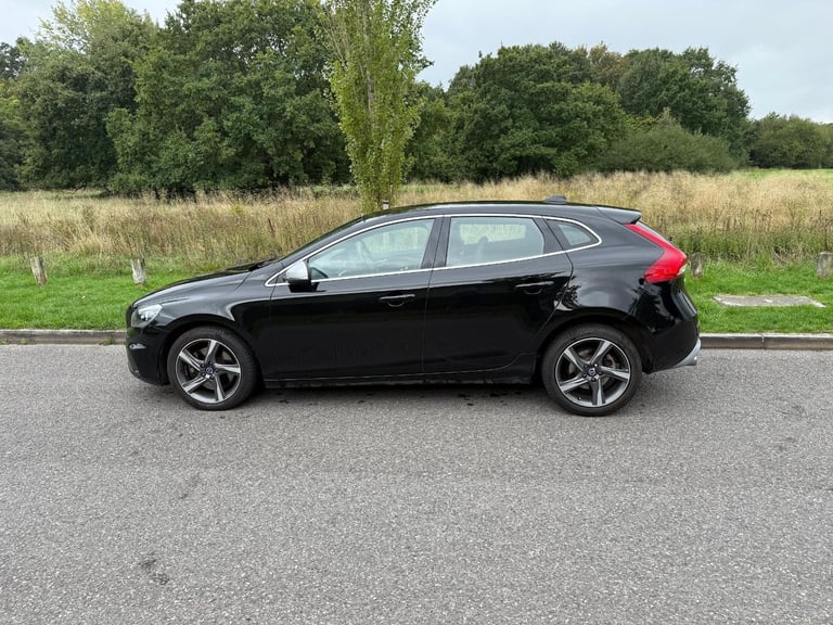 Volvo V40 2.0 D2 R-Design Auto Euro 6 5dr DIESEL AUTOMATIC 2015/65