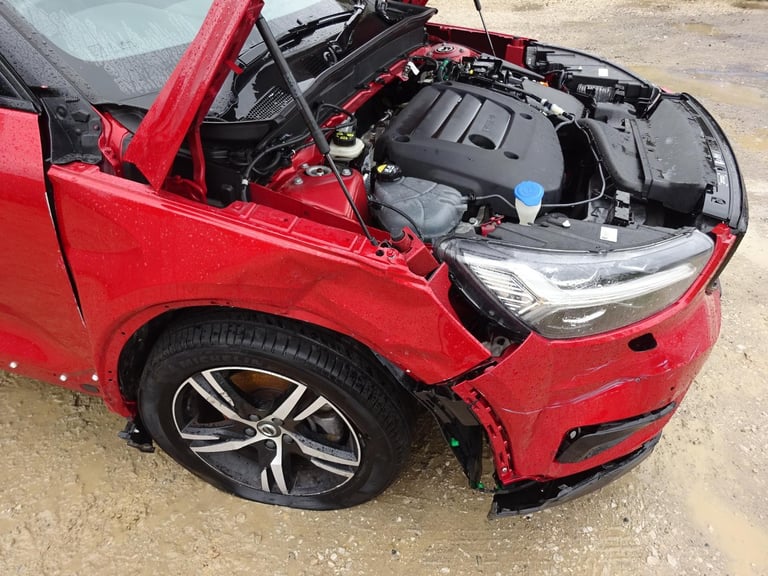 2021 70 REG VOLVO XC40 R-DESIGN B4 AWD AUTO DAMAGED REPAIRABLE SALVAGE