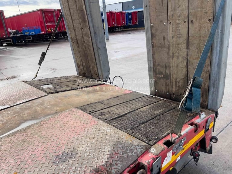 MAX 3 AXLE LOW LOADER 