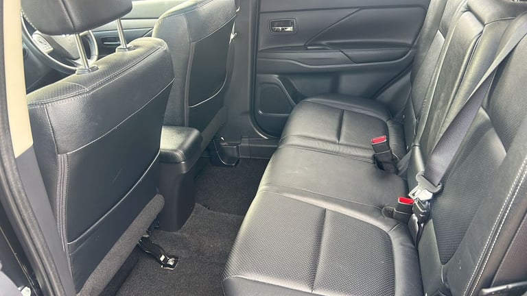 2016 Mitsubishi Outlander 2.3L GX 4 DI-D SUV 5dr Diesel Manual Euro 6 (147 bhp) SUV Diesel Manual