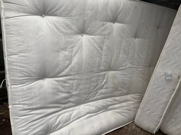 KINGSIZE MATTRESS