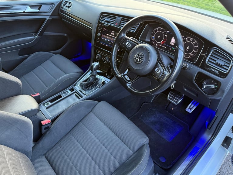 Volkswagen Golf " R " 310 BHP / D.S.G AUTO / 4 MOTION / NEW 19 INCH ALLOYS