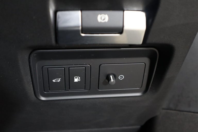 2022 Land Rover Range Rover Evoque 1.5 P300e 12.2kWh R-Dynamic SE Auto 4WD Euro 6 (s/s) 5dr Autom...