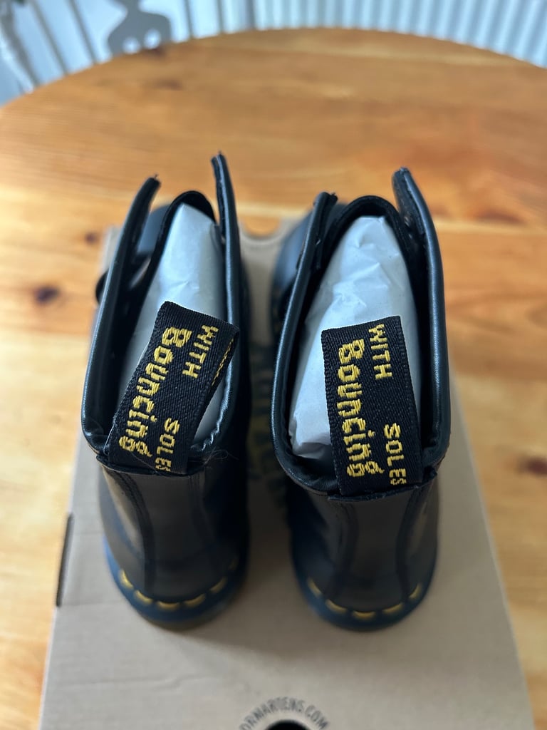 1460 Vonda Floral Dr Marten Black Boots