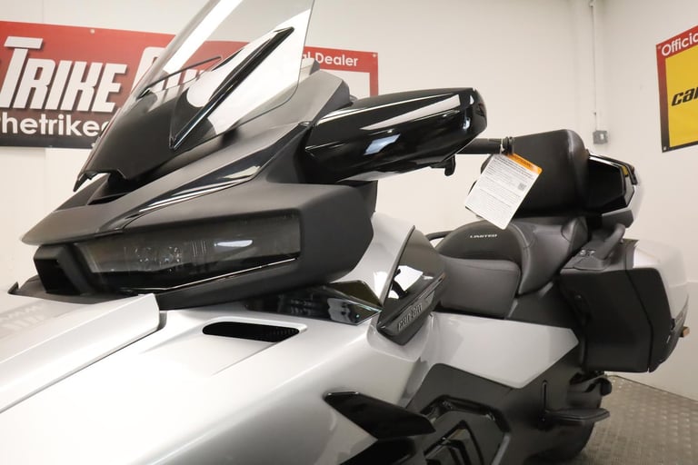 2025 Can-Am Spyder RT Limited Trike Hyper Silver Metallic - IN STOCK NOW 