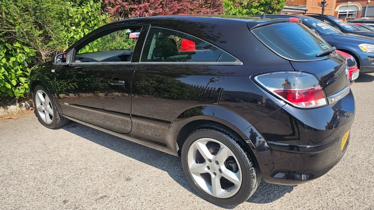 2005 Vauxhall Astra 1.8i 16V SRi 3dr Auto HATCHBACK Petrol Automatic