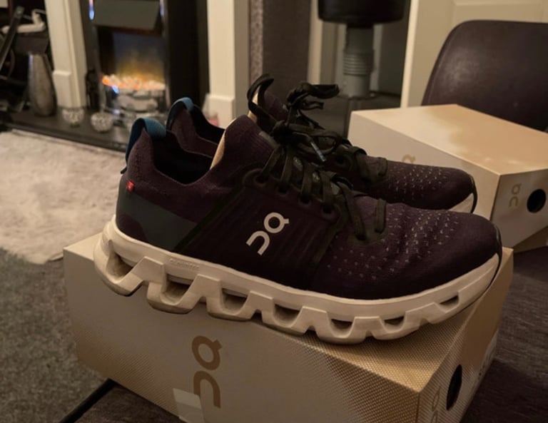 image for On cloud trainers 2 pairs size 8 