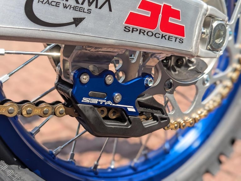 YAMAHA YZ 125 2025 - CRESCENT 3FLO TEAM REPLICA - BRAND NEW - SAVE OVER 700!