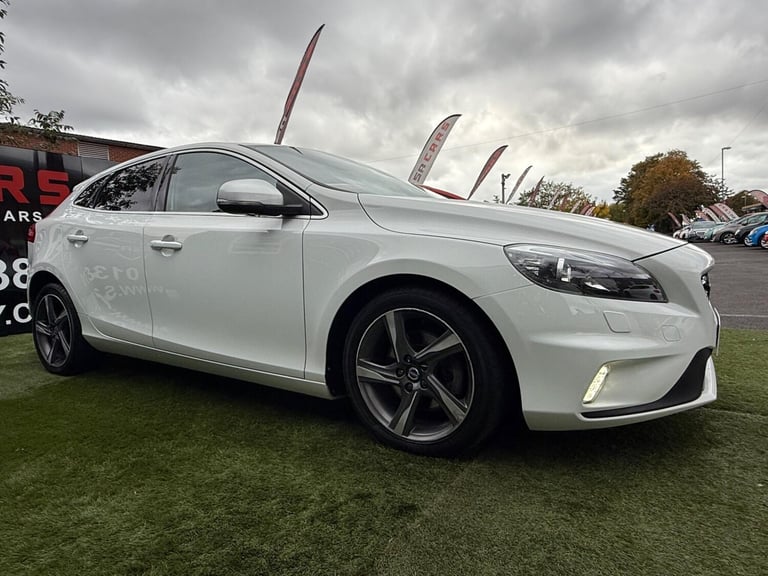2015 Volvo V40 2.0 T2 R-Design Hatchback 5dr Petrol Manual Euro 6 (s/s) (122 ps) HATCHBACK Petrol...