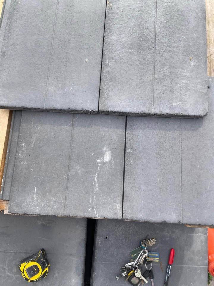 600 Roof Tiles - BMI Redland Mock Bond (Retail at £1,300)  