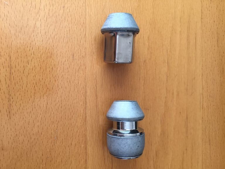Full silver wheel nut kit including locking nuts and nut key