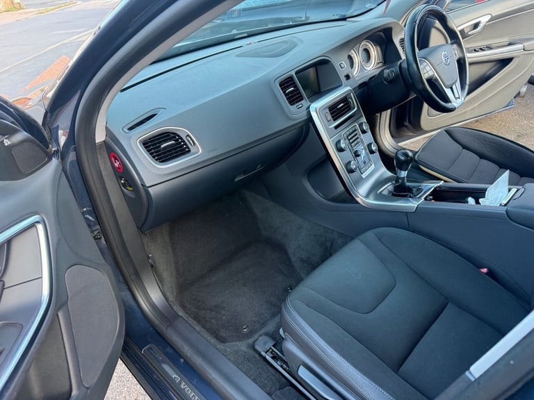 2012 Volvo V60 2.0 D3 SE Estate 5dr Diesel Manual Euro 5 (s/s) (163 ps) Estate Diesel Manual